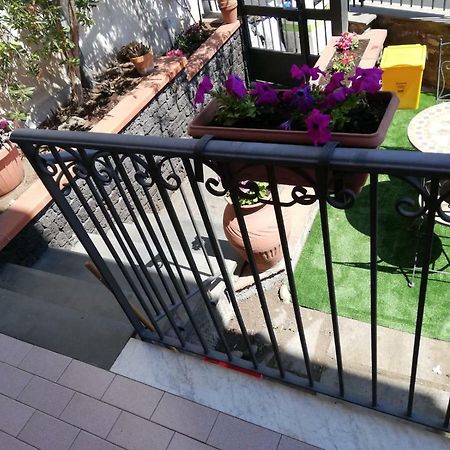 B & B Amici Dell'Etna Николози Екстериор снимка
