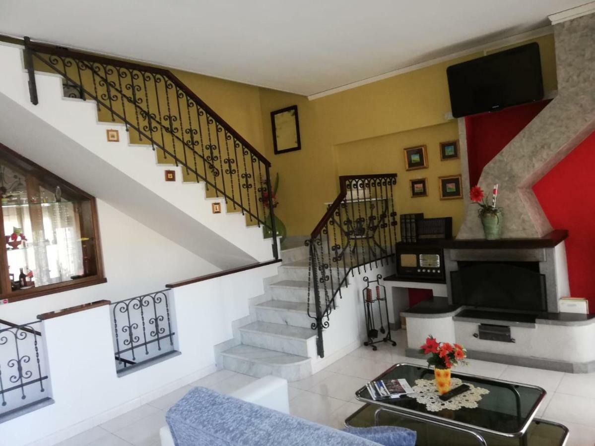 B & B Amici Dell'Etna Николози Екстериор снимка